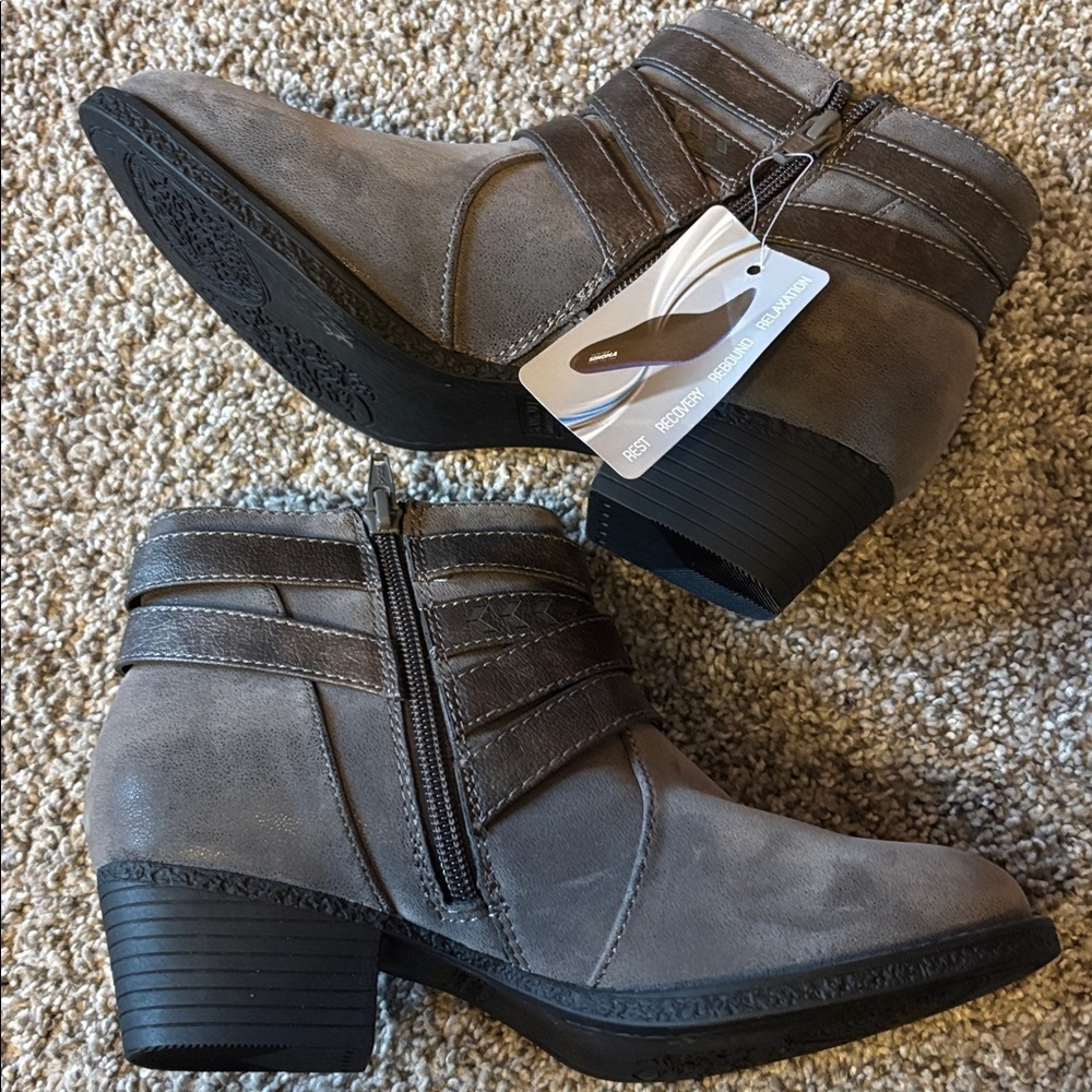 NWT BOOTIES - Picture 5 of 9